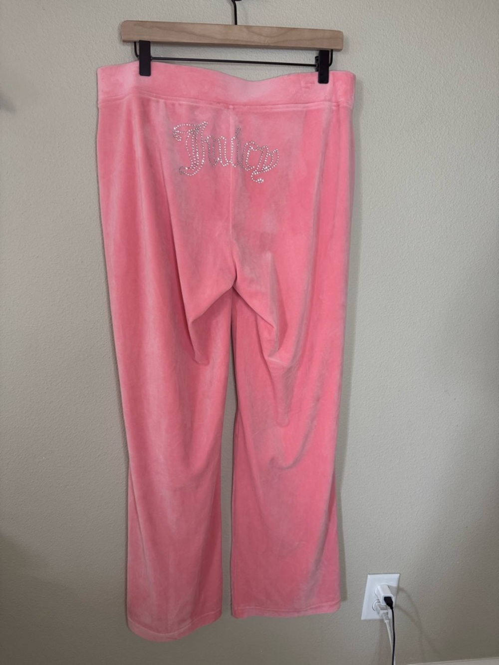 Juicy Couture Strawberry Ice Coral Pink Velour Tracksuit Set L Rhinestone - Picture 3 of 13
